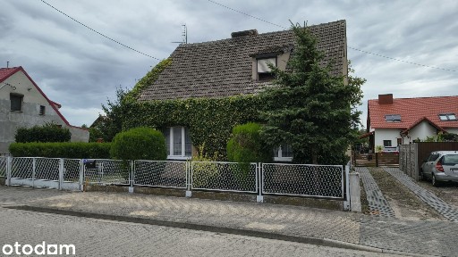 Niewielki dom z ogrodem!