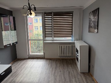 Bezpośrednio. 3-pokojowe mieszkanie 47 m² z balkonem | Centrum Mławy | 600 m od PKP | 2 piwnice | Do remontu
