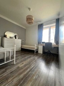 Sprzedam mieszkanie 64 m na parterze- Piastów