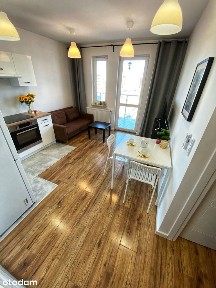 2-pokojowe z klimatyzacją, duży balkon i prywatnym parkingiem, Felin