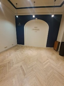 Lokal parterowy w prestiżowej kamienicy Taczaka 13. Duże witryny od strony ulicy