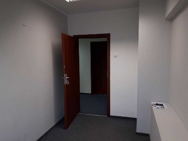 Lokal Biurowy 13 m² z Klimatyzacją w Bardzo Dobrej Lokalizacji