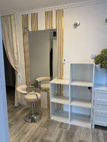 Wynajmę stanowisko dla makijażystki / stylistki brwi w działającym salonie