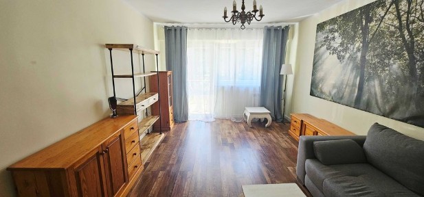 Wynajmę 2-pokojowe mieszkanie 48,64 m² - Bielany, ul. Przy Agorze 18, - metro, Galeria Młociny i tereny zielone są w zasięgu krótkiego spaceru.