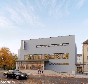 TRZEBNICA | I PIĘTRO 343 m² |BIURA • GABINETY • USŁUGI