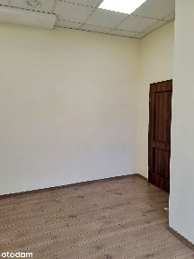 Lokal biurowy 16,5 m² na Rynku w Dzierżoniowie (lokal nr 11)