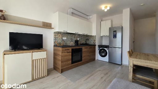 Nowe, 2 pokoje z balkonem, ostatnie piętro, garaż i komórka w cenie