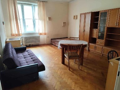 Mieszkanie do wynajecia dla studentow/pracujacych CENTRUM- kolo Kina Kijow