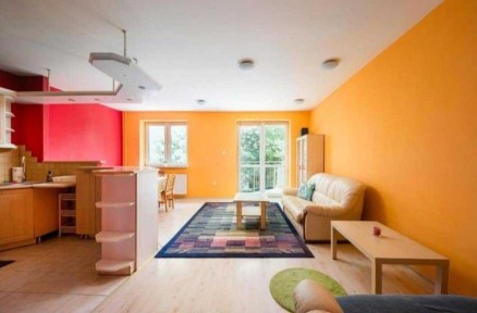 Na sprzedaż 3-pokojowe mieszkanie przy Wyścigach/ 3-Room Apartment for Sale Near the Horse Racing Track