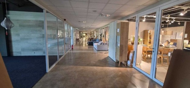 lokal handlowy biurowy 370 m2 z możliwością podziału Galeria Arkada Wyposażenie Wnętrz Obornicka Poznań