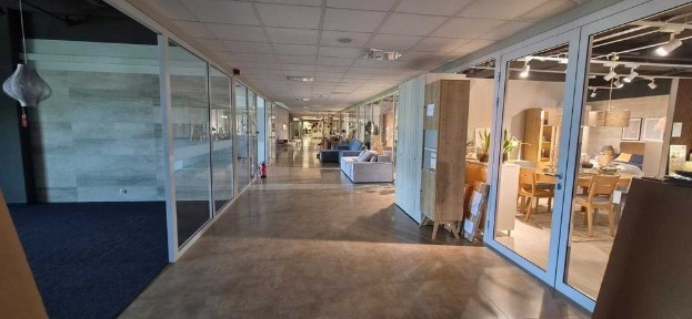lokal handlowy biurowy 370 m2 z możliwością podziału Galeria Arkada Wyposażenie Wnętrz Obornicka Poznań