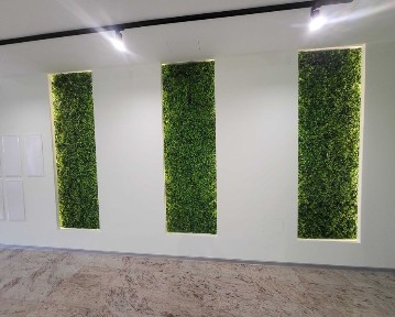 Lokal nr 8. Ścisłe centrum Tomaszowa. Wejście prosto z ulicy P.O.W. 17