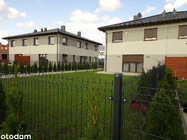 Przestronny dom bliźniak z ogrodem w spokojnej okolicy