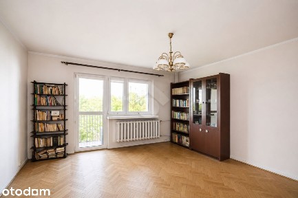 Kawalerka z osobną kuchnią i balkonem!