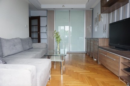 2 pokoje | Kromera | balkon |