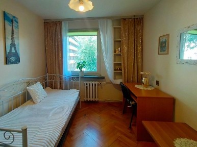 Dwupokojowe 46m, w Śródmieściu, z osobną kuchnią i balkonem, wynajmie właściciel studentom ( bez prowizji).