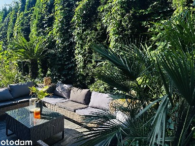 Rodzinny dom z dużym garażem na dwa auta, jacuzzi,fotowoltaika,ogród