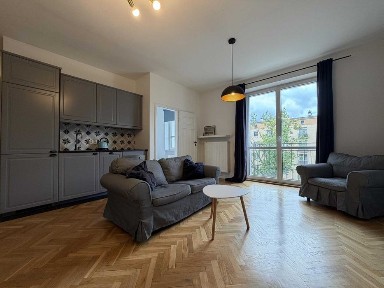 Dwa pokoje - po generalnym remoncie - kamienica, balkon, do wprowadzenia!