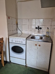 Wynajmę kawalerkę na parterze