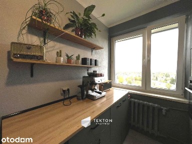 42,3 m² | 10. piętro | Widok na Warszawę