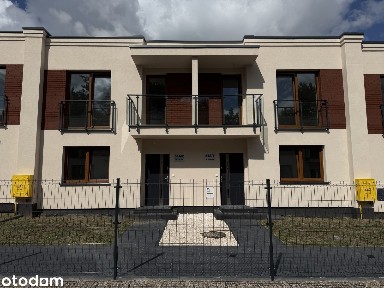 Dwupoziomowy segment 70.5m2 z ogródkiem i miejscem postojowym!