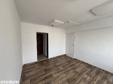 Biuro 18,5 m² na 10. piętrze z prysznicem i przedpokojem - BCB Łódź
