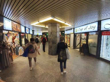 Galeria Rondo, niewielki lokal z dużą ekspozycją na klientów [R0125]