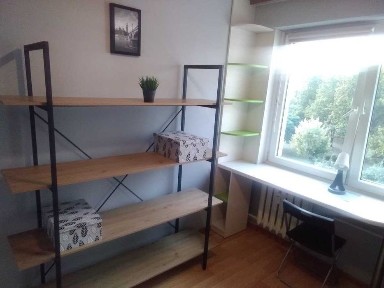 3 niezależne pokoje w mieszkaniu uczniom/studentom ul. Mieszka I, z widokiem na park.