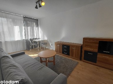 Młodych Techników blisko centrum, osobna kuchnia,balkon,media miejskie