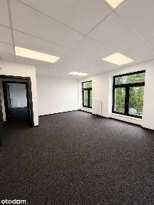 Lokal biurowy / usługowy 146 m² z parkingiem
