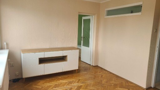 Dwupokojowe, częściowo umeblowane mieszkanie na Karolewie