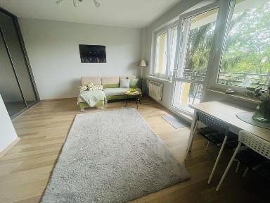 Kawalerka 31 m²/METRO STOKLOSY 1 min./balkon/ bezposrednio.
