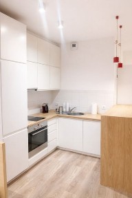 Kawalerka na wynajem 30m2 z balkonem i widokiem na rzekę, centrum, Walońska, Wroclaw
