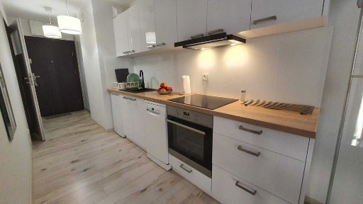 Okolice centrum Apartament z miejscem parkingowym w pełni umeblowany