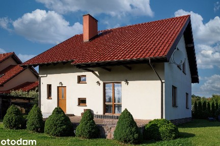 Przestronny, komfortowy, rodzinny dom z ogrodem gotowy do wprowadzenia