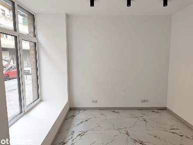 Drzewna - lokal po remoncie, witryna, wejście bez schodów | 21,2 m²
