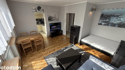 Kawalerka 31m, odnowiona, przy SKM, internet, super widok, wyposażona.