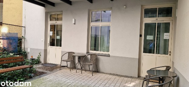 Właściciel sprzeda 22,49m2+5m2 podwórka, parter, MPEC.