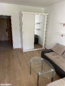Garsoniera przy metrze z balkonem