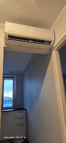Na wynajem dwa osobne pokoje plus osobna jasna kuchnia. Mieszkanie z klimatyzacją.