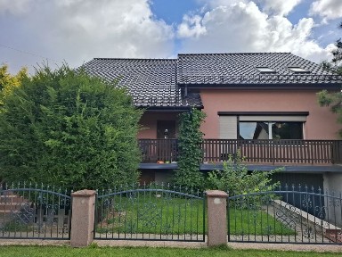 Dom Wolnostojący dwupoziomowy z murowaną piwnicą 240m²