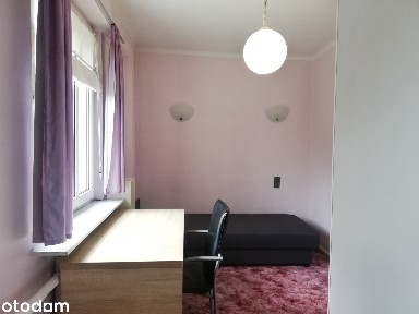 2 pokoje dla studentów + salon z balkonem