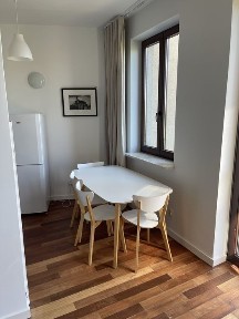 Kawalerka 39 m² z aneksem kuchennym i balkonem. Po remoncie