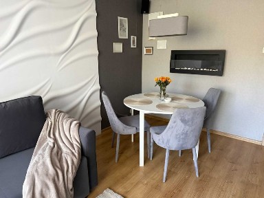 2 pokoje z oddzielną kuchnią i balkonem, 46 m2, osiedle Tysiąclecia w pobliżu przystanku Wiślicka