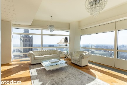 Very spacious apartment on 30th floor on Złota 44