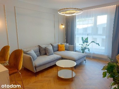 Obok Sky Tower, 43m2, komfortowy apartament, miejsce postojwe