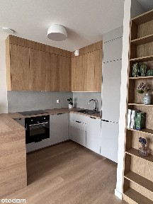 9 Maja 84 Pomorzany, balkon, miejsce postojowe, koło szpitala