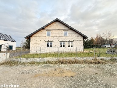 Segment bliźniaka 168 m2 z garażem w Nowinach na sprzedaż