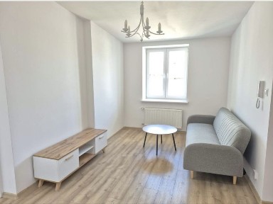 Jasne dwupokojowe ok.40m2; klimatyzacja- ul. Szymańskiego/koło ul. Półwiejskiej