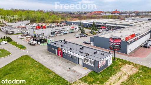 Lokal 244m² z WŁASNYM PARKINGIEM (8 miejsc)